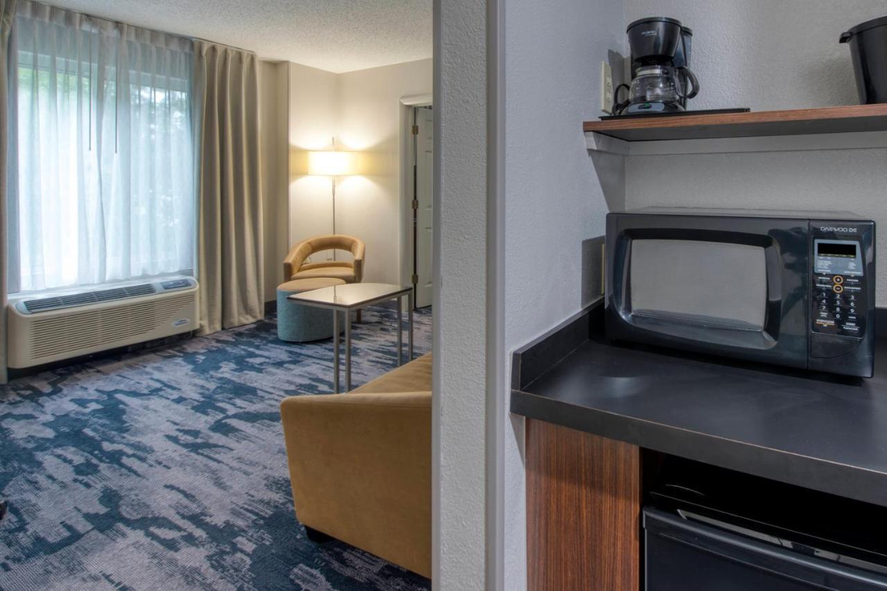 Fairfield Inn & Suites Raleigh Crabtree Valley Eksteriør billede
