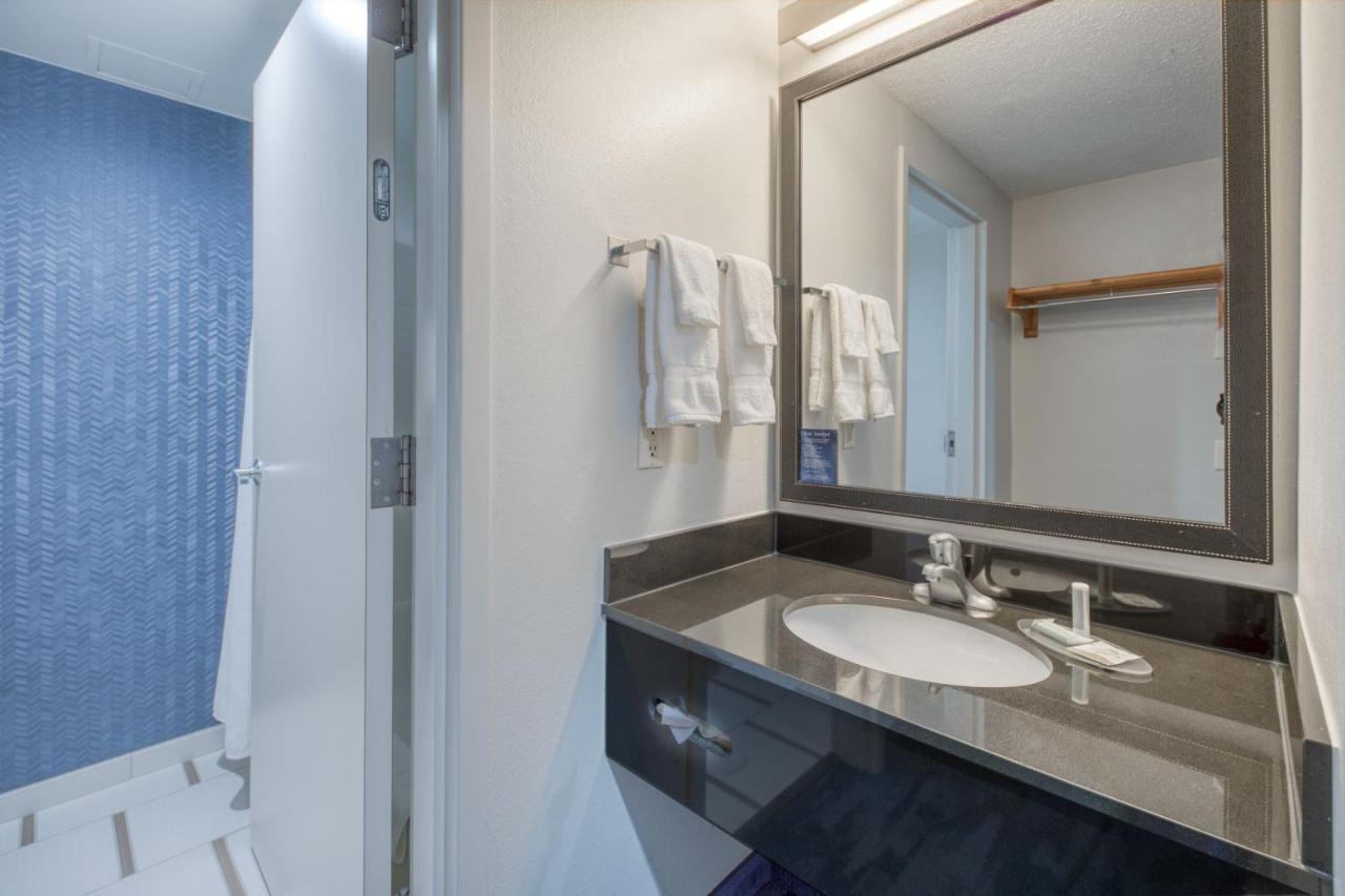 Fairfield Inn & Suites Raleigh Crabtree Valley Eksteriør billede